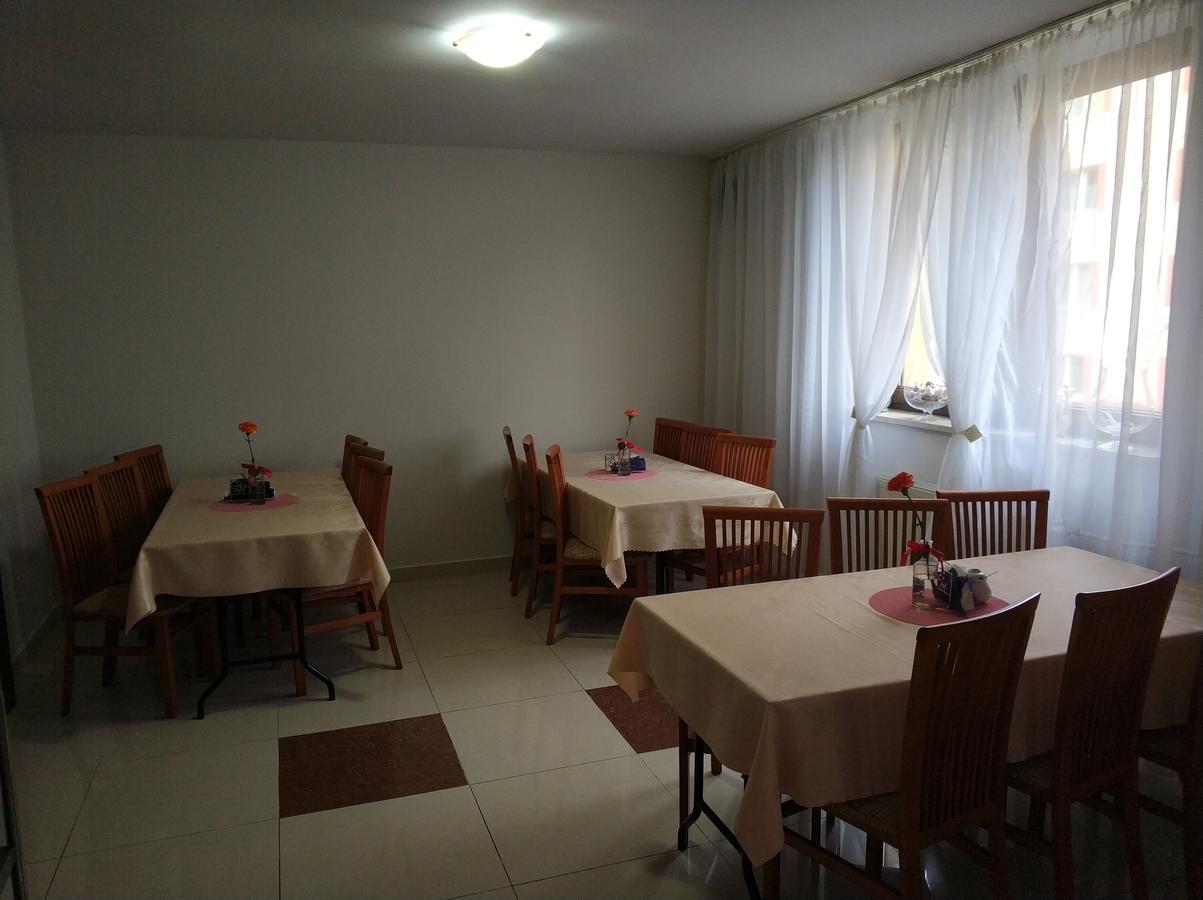Arka Nocleg ze śniadaniem 2*